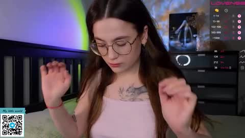 Mia with a big heart  online show from 10-15-25, 12:27