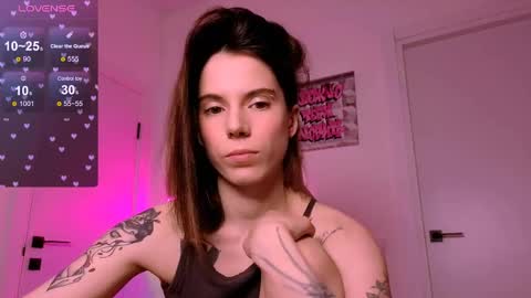 Snapshot of _ni_kiss chatting on 04-14-26, 05:41 Nika online show from 04-14-26, 05:41