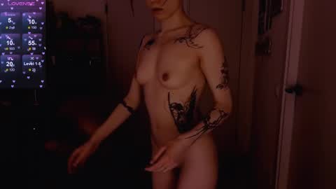 Snapshot of _ni_kiss chatting on 04-19-26, 06:21 Nika online show from 04-19-26, 06:21