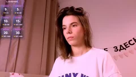 Snapshot of _ni_kiss chatting on 06-30-26, 06:42 Nika online show from 06-30-26, 06:42