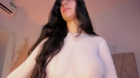 Niah  You can call me Ni or cutie haha online show from 01-10-25, 11:39