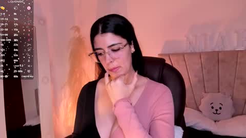 Niah  You can call me Ni or cutie haha online show from 03-04-25, 09:11