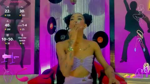 Nicky  Please help me with your thumbs up its importan online show from 10-27-25, 07:18