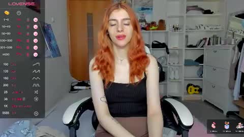 Snapshot of _nicole_dance chatting on 07-24-26, 08:23 Nicole online show from 07-24-26, 08:23