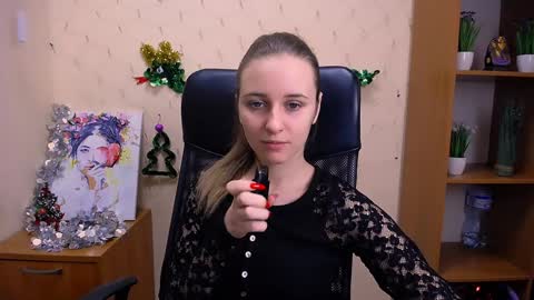 Snapshot of _nicole_new chatting on 12-21-24, 12:16 Nica online show from 12-21-24, 12:16