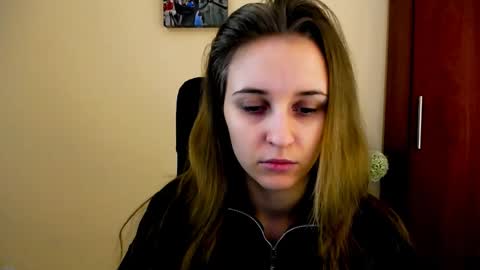 Snapshot of _nicole_new chatting on 01-06-25, 01:08 Nica online show from 01-06-25, 01:08