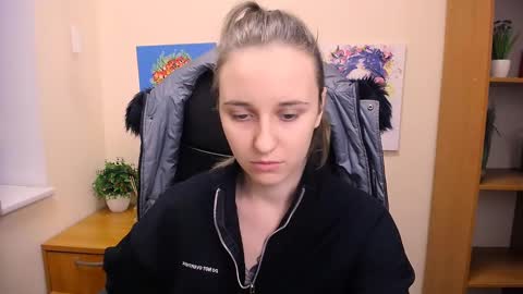 Snapshot of _nicole_new chatting on 02-24-25, 12:37 Nica online show from 02-24-25, 12:37