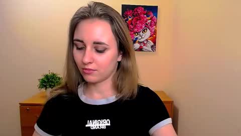 Snapshot of _nicole_new chatting on 03-10-25, 03:52 Nica online show from 03-10-25, 03:52