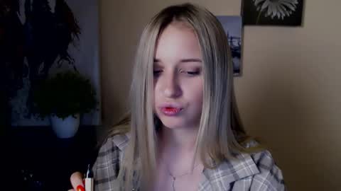 Snapshot of _nicole_new chatting on 05-29-26, 09:51 Nica online show from 05-29-26, 09:51
