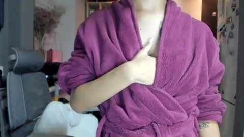 Nika online show from 09-28-25, 05:29