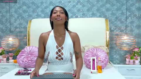 Snapshot of _ninafox_ chatting on 10-17-25, 02:08 ninafox online show from 10-17-25, 02:08