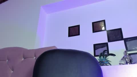 Snapshot of _noa_smith_ chatting on 11-20-25, 10:15 Noa Smith online show from 11-20-25, 10:15