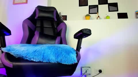 Snapshot of _noa_smith_ chatting on 12-05-25, 12:03 Noa Smith online show from 12-05-25, 12:03