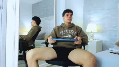 Noah Heyden online show from 01-21-25, 02:15