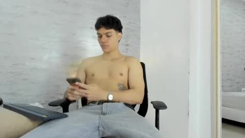 Noah Heyden online show from 02-10-25, 03:32