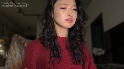 Snapshot of _octopussy_ chatting on 02-08-26, 10:02 Mikayla online show from 02-08-26, 10:02