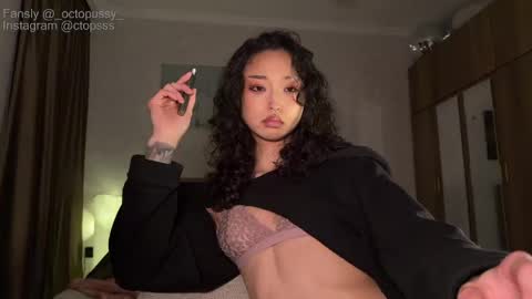 Mikayla online show from 05-24-26, 08:47