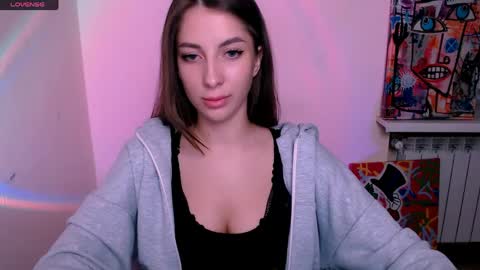 Snapshot of _oliviax_ chatting on 05-15-26, 11:23 Olivia online show from 05-15-26, 11:23