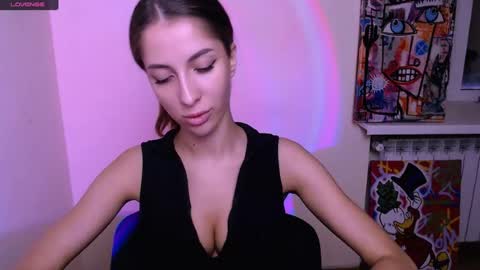 Snapshot of _oliviax_ chatting on 07-12-26, 06:04 Olivia online show from 07-12-26, 06:04