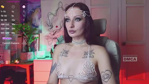 Snapshot of _owner_ chatting on 12-22-24, 02:49 The Supreme Goddess Rose online show from 12-22-24, 02:49