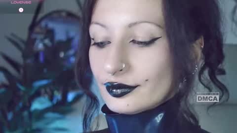 Snapshot of _owner_ chatting on 03-11-25, 07:58 The Supreme Goddess Rose online show from 03-11-25, 07:58