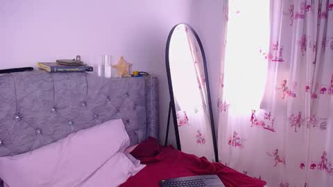 Paris online show from 12-01-25, 02:33