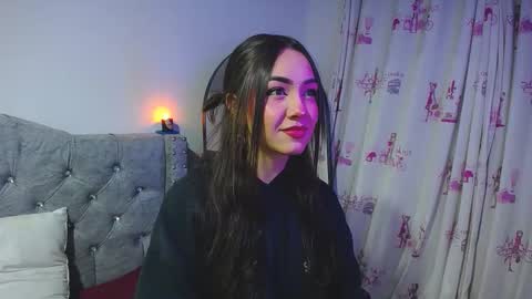 Paris online show from 01-06-26, 07:34