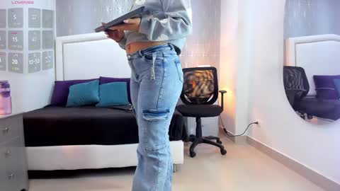  peach1  online show from 03-27-26, 10:15