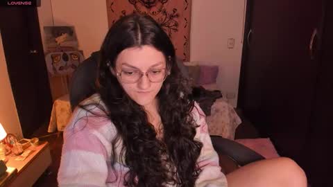 Snapshot of _peach__ chatting on 01-19-26, 01:53 violeta ig online show from 01-19-26, 01:53