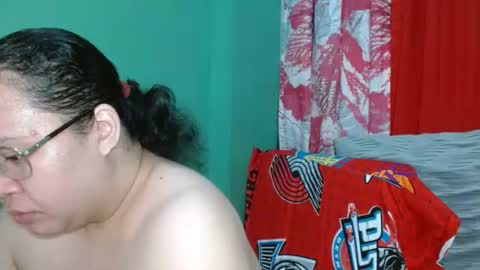 Snapshot of _pinayglamourbum_143xxx_ chatting on 04-12-26, 11:37 Pinaylovelybum online show from 04-12-26, 11:37