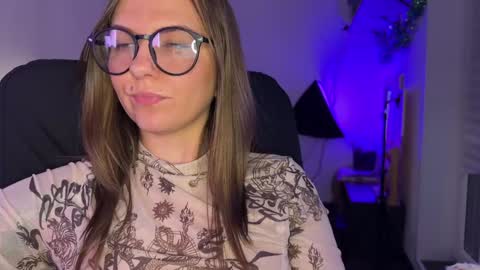  HADLY today day-off see u online 0112  online show from 12-16-24, 07:43