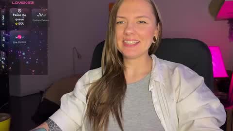  HADLY today day-off see u online 0112  online show from 01-10-25, 05:45