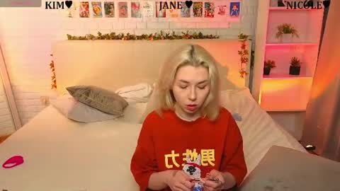Snapshot of _ramune_ chatting on 06-29-26, 08:09 Merlizz Eva Jane Mila Nicole left to right online show from 06-29-26, 08:09