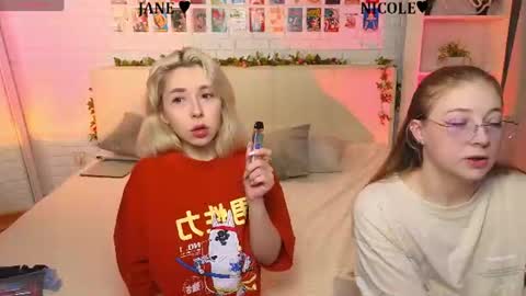 Snapshot of _ramune_ chatting on 07-03-26, 08:04 Merlizz Eva Jane Mila Nicole left to right online show from 07-03-26, 08:04