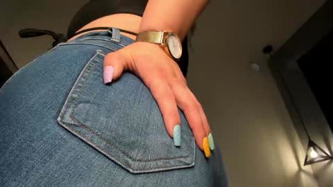 rebecca online show from 01-27-25, 03:39