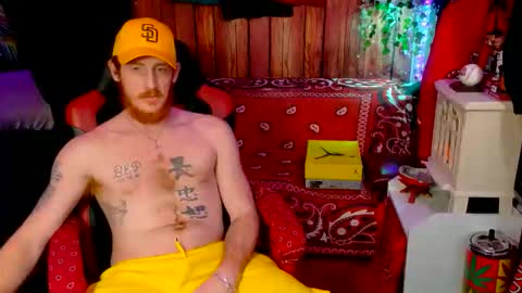 Snapshot of _redxxx chatting on 01-12-26, 06:29 REDxxx online show from 01-12-26, 06:29