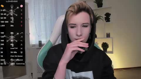 Snapshot of _rein_ramm chatting on 04-30-26, 02:23 Rein online show from 04-30-26, 02:23