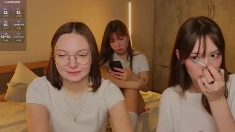 LISSAPVT IS OPEN online show from 10-19-25, 04:51