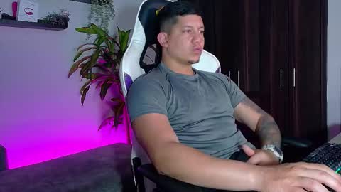 Roberto online show from 11-23-25, 07:30