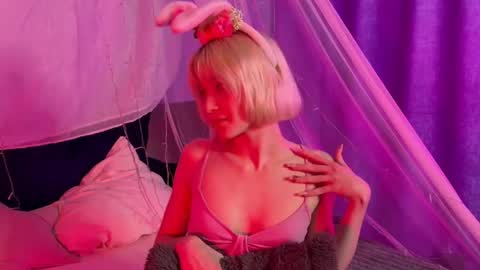 sabrina  online show from 05-16-26, 10:36