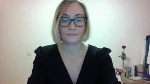 Snapshot of _sandyqueen__ chatting on 11-30-25, 06:56 _sandyqueen__ online show from 11-30-25, 06:56