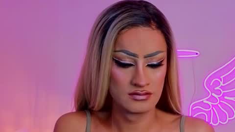 Scarlett online show from 10-22-25, 07:41