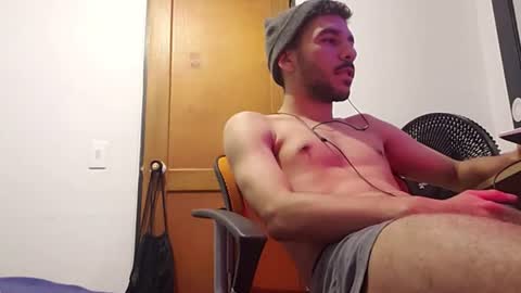 Snapshot of _sebas69 chatting on 06-11-26, 03:21 _sebas69 online show from 06-11-26, 03:21