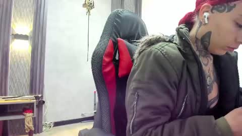 Snapshot of _selene_red chatting on 06-18-26, 01:39 Selene online show from 06-18-26, 01:39