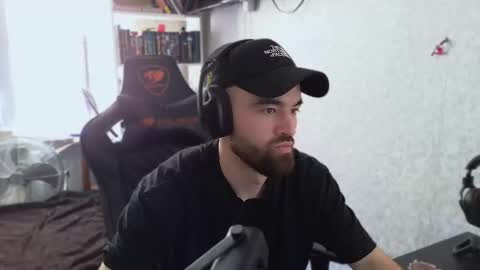 Snapshot of _serious_man chatting on 09-09-25, 06:02 Ask me online show from 09-09-25, 06:02