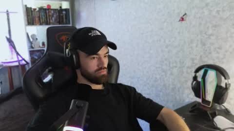 Snapshot of _serious_man chatting on 09-11-25, 11:32 Ask me online show from 09-11-25, 11:32