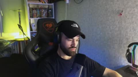 Snapshot of _serious_man chatting on 09-14-25, 12:32 Ask me online show from 09-14-25, 12:32