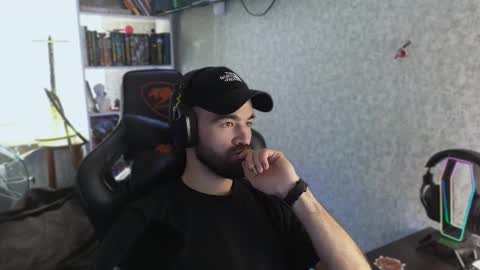 Snapshot of _serious_man chatting on 09-14-25, 12:48 Ask me online show from 09-14-25, 12:48