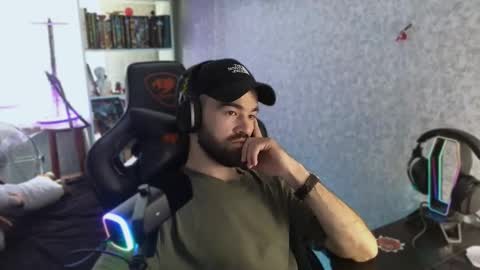 Snapshot of _serious_man chatting on 09-17-25, 10:06 Ask me online show from 09-17-25, 10:06