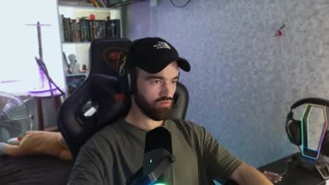 Snapshot of _serious_man chatting on 09-18-25, 10:17 Ask me online show from 09-18-25, 10:17